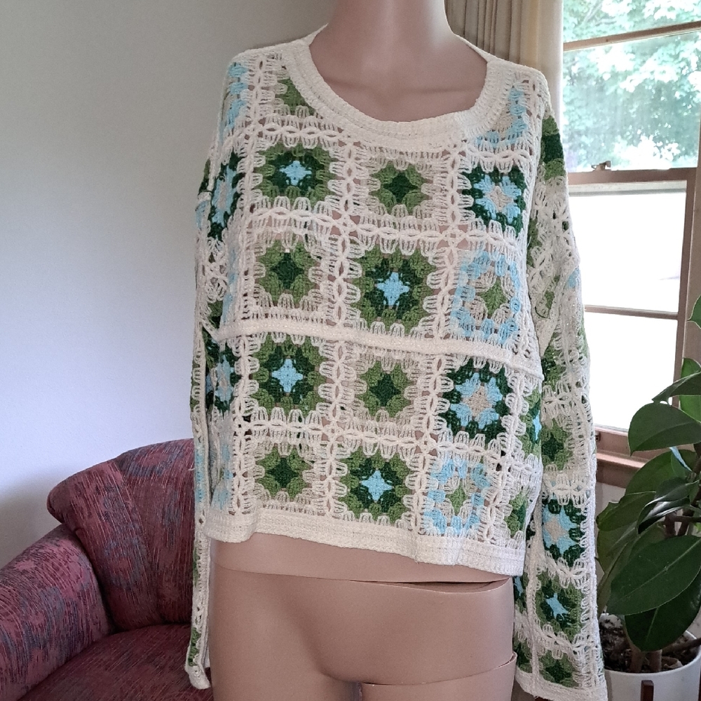 FLASH SALE AZ Crochet Patterned Sweater